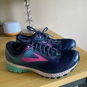 Brooks Ghost 10 women’s shoe